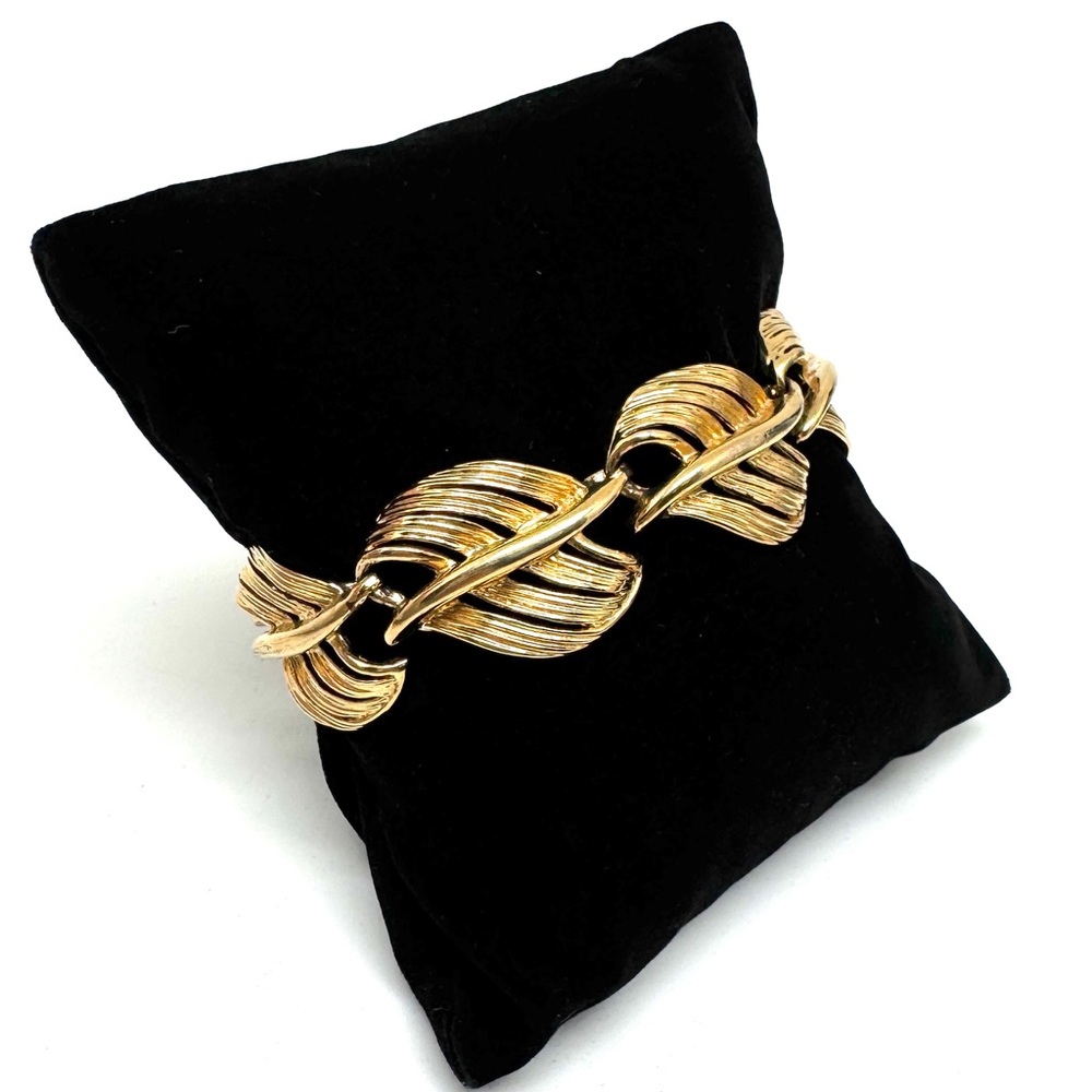 Vintage Napier Goldtone Leaf Link Bracelet